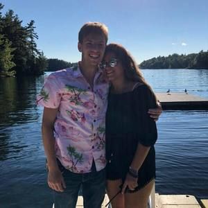 Meet your Posher, Arielle